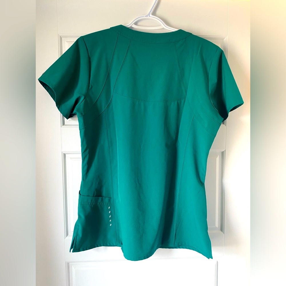 Scrub top - Picture 2 of 3